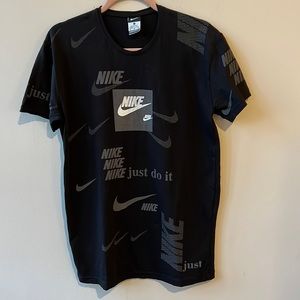 Nike Mens tee shirt